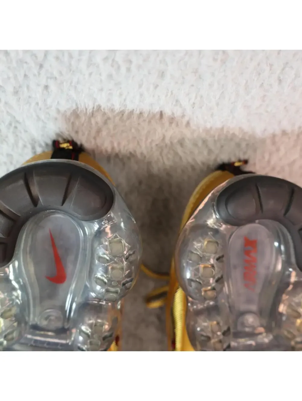 Nike Air Vapormax 97 GS Boys Size 6Y Gold AQ2657-700
